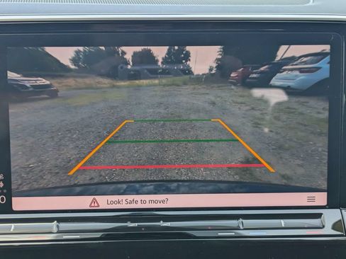Used 2025 Volkswagen Atlas SE FWD image 21
