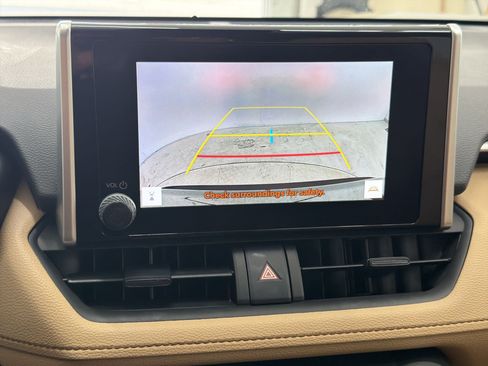 Used 2025 Toyota RAV4 XLE w/ Convenience Package AWD/4WD image 25