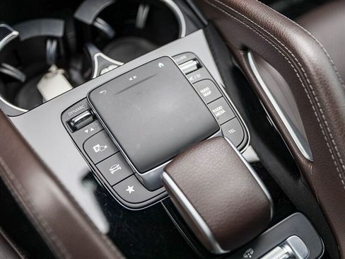 Used 2022 Mercedes-Benz GLS 450 4MATIC image 30