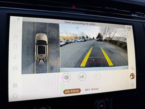 Certified 2023 Land Rover Range Rover SE image 17