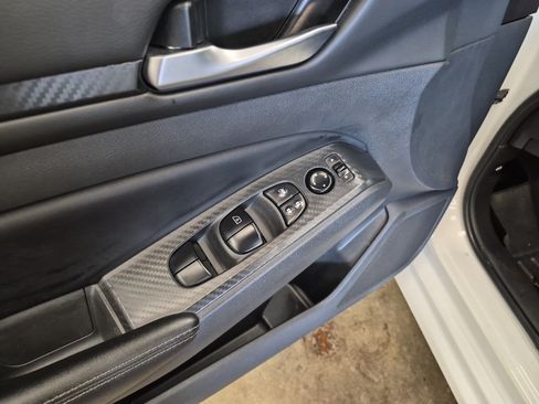 Used 2025 Nissan Altima 2.5 SV FWD image 10