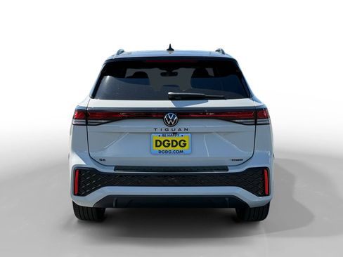 New 2026 Volkswagen Tiguan SE R-Line AWD/4WD image 4