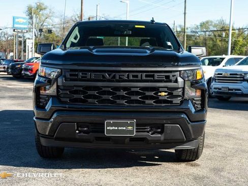 Used 2026 Chevrolet Silverado 1500 Custom image 2