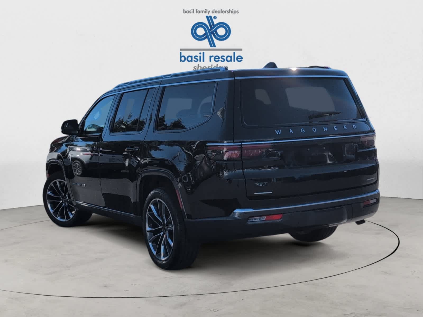 Used 2022 Jeep Wagoneer Series III w/ Premium Group I AWD/4WD image 5