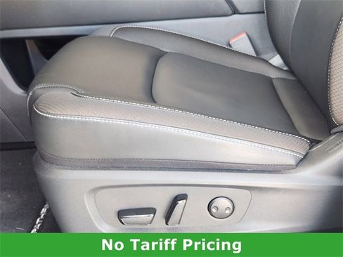 Certified 2025 Nissan Pathfinder SL image 22