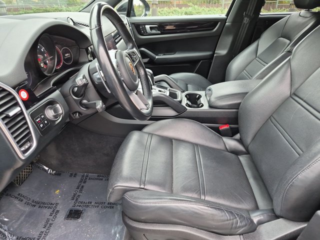 Used 2022 Porsche Cayenne AWD/4WD image 16