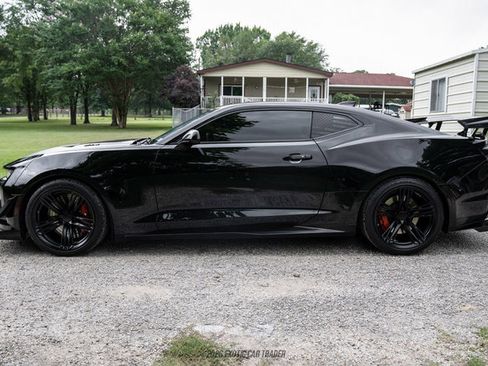 Used 2019 Chevrolet Camaro ZL1 RWD image 3