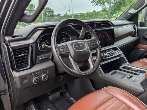 Used 2024 GMC Sierra 3500 Denali Ultimate AWD/4WD image 23