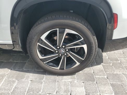 Used 2025 Buick Enclave Sport Touring image 7