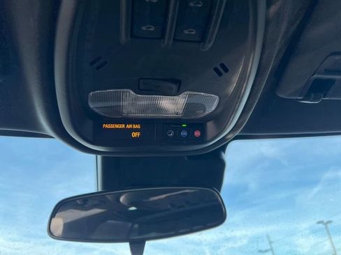 New 2026 Chevrolet Trax RS w/ Sunroof Package image 18