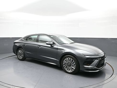Used 2026 Hyundai Sonata SEL FWD image 4