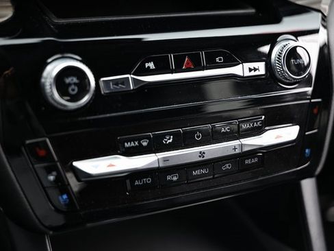 Used 2022 Ford Explorer Limited w/ Equipment Group 301A image 38