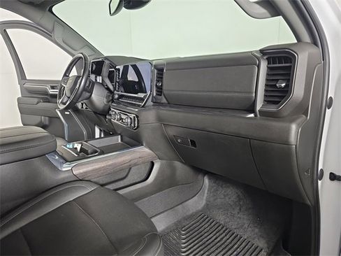 Used 2024 Chevrolet Silverado 2500 LTZ w/ LTZ Convenience Package image 43