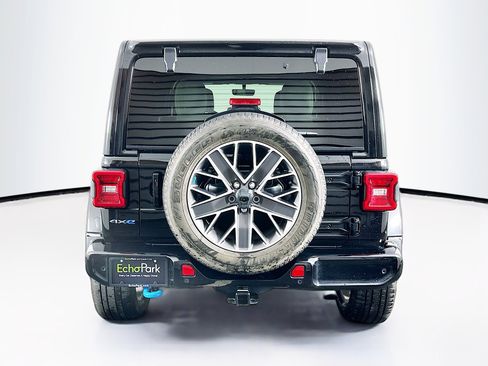 Used 2023 Jeep Wrangler Unlimited Sahara image 7