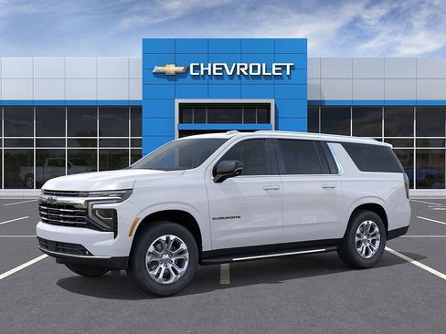 New 2026 Chevrolet Suburban LT image 2
