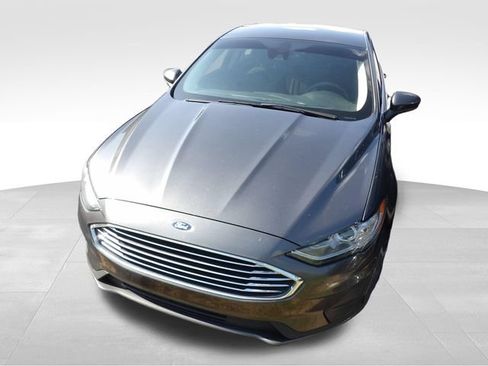 Used 2020 Ford Fusion SE FWD image 5