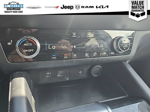 Used 2024 Mitsubishi Outlander SEL AWD/4WD image 23