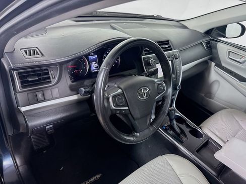 Certified 2017 Toyota Camry SE image 9