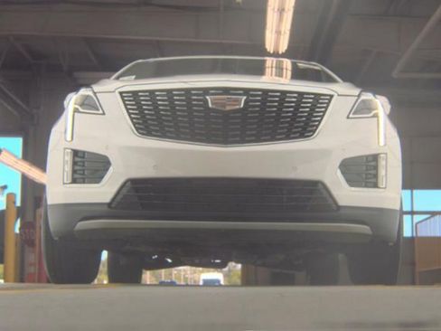 Used 2023 Cadillac XT5 Premium Luxury AWD/4WD image 3