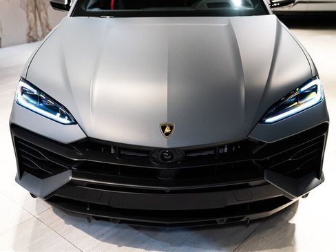 Used 2025 Lamborghini Urus SE AWD/4WD image 7
