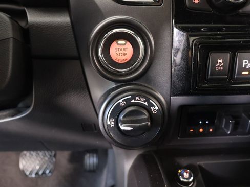 Used 2023 Nissan Titan PRO-4X w/ Pro-4x Convenience Package image 9