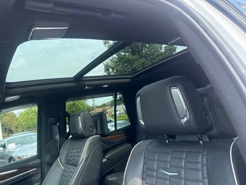 Used 2022 Cadillac Escalade Sport Platinum w/ LPO, ONYX Package AWD/4WD image 17
