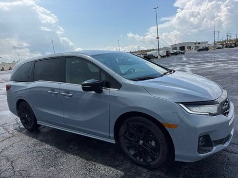 Used 2025 Honda Odyssey Sport-L image 3