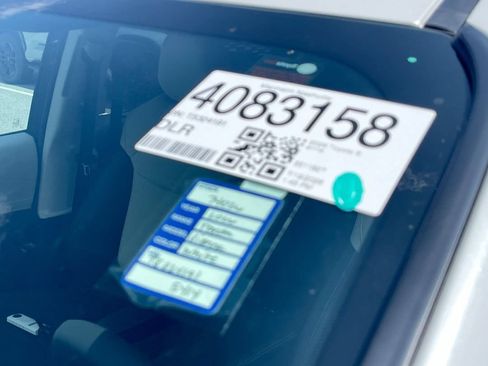 Used 2026 Toyota Sienna Limited FWD image 3
