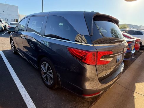 Used 2024 Honda Odyssey Touring image 3