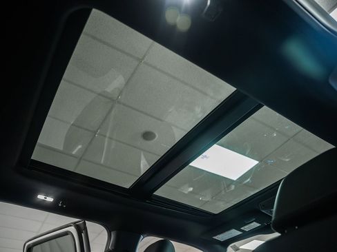 Certified 2022 Ford F250 Lariat w/ Black Appearance Package image 44