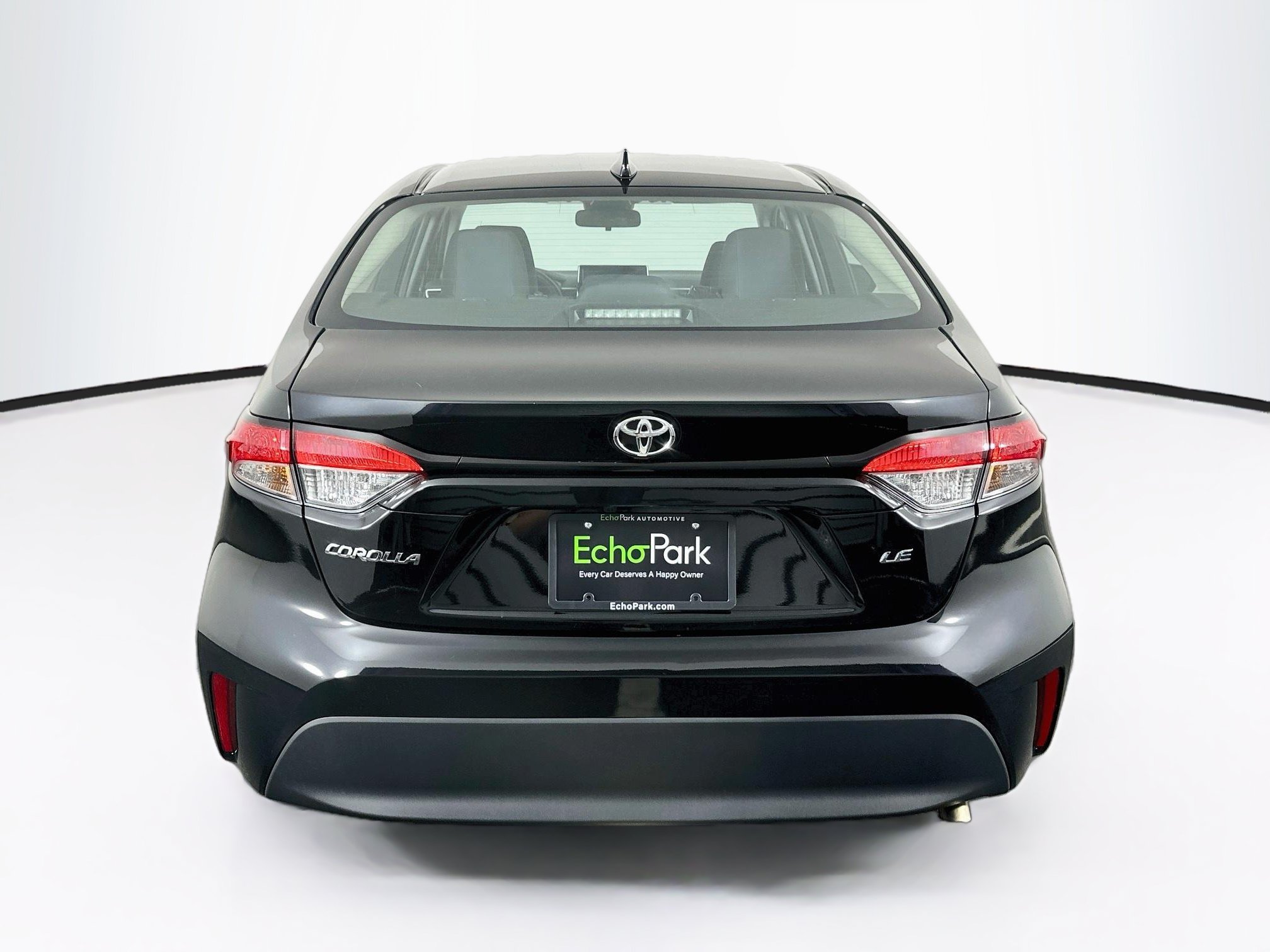 Used 2025 Toyota Corolla LE FWD image 7