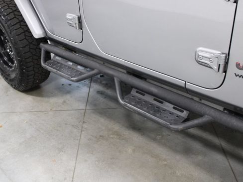 Used 2018 Jeep Wrangler Unlimited Rubicon w/ Steel Bumper Group AWD/4WD image 14