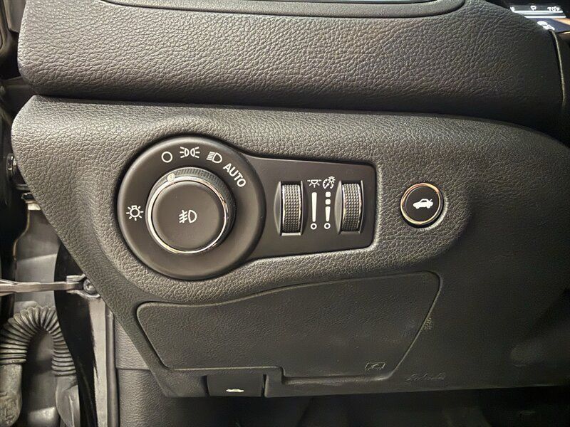 Used 2015 Chrysler 200 S w/ Comfort Group AWD/4WD image 27