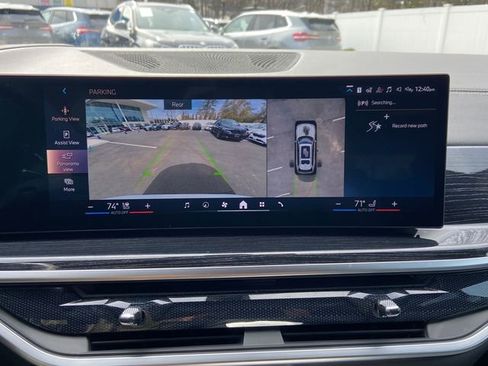 Used 2024 BMW X7 xDrive40i w/ M Sport Package image 16