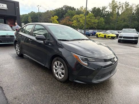 Used 2026 Toyota Corolla LE FWD image 3