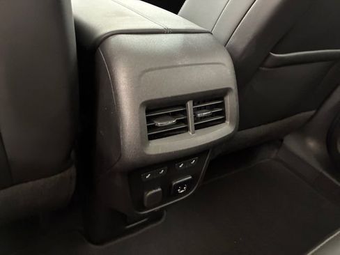 Used 2018 Chevrolet Equinox Premier image 19