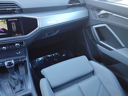 Certified 2025 Audi Q3 2.0T Premium w/ Convenience Package image 18