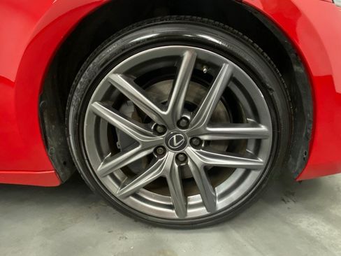 Used 2019 Lexus IS 300 AWD image 11