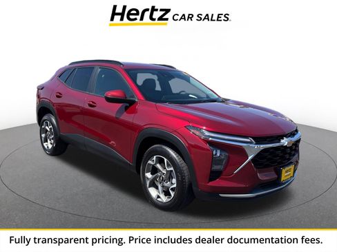 Used 2025 Chevrolet Trax LT FWD image 1