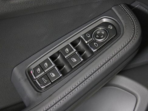 Certified 2026 Porsche Macan AWD/4WD image 15