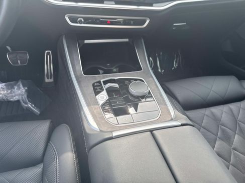 Used 2025 BMW X5 xDrive40i w/ M Sport Package AWD/4WD image 26