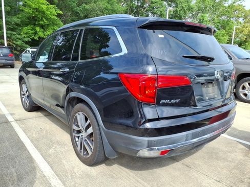 Used 2018 Honda Pilot Touring image 2