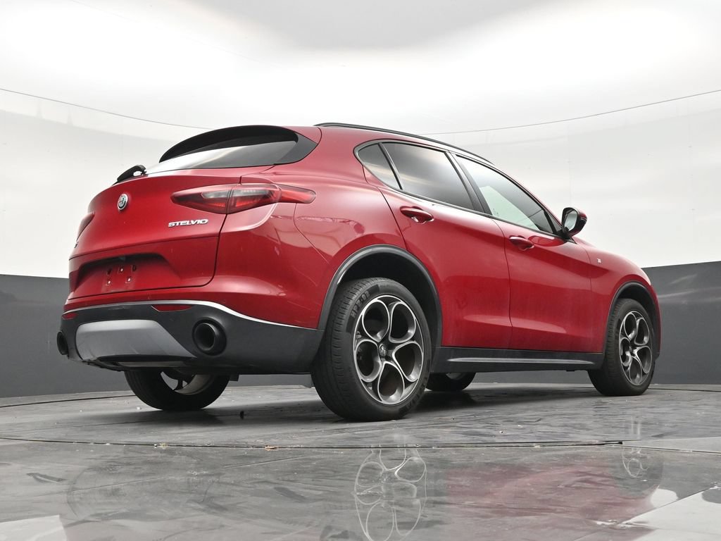 Used 2022 Alfa Romeo Stelvio Ti w/ Active Assist Plus Package AWD/4WD image 23