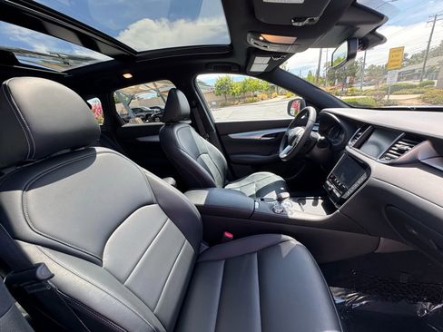 Used 2021 INFINITI QX50 Luxe w/ Appearance Package image 14