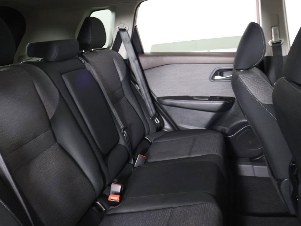 Used 2023 Nissan Rogue SV AWD/4WD image 30