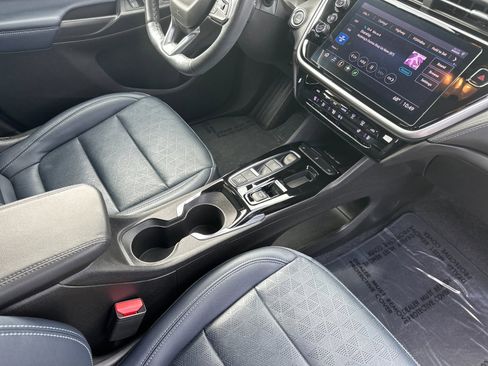 Used 2022 Chevrolet Bolt EUV LT w/ Convenience Package image 16