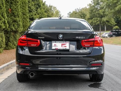 Used 2018 BMW 320i xDrive Sedan AWD/4WD image 19