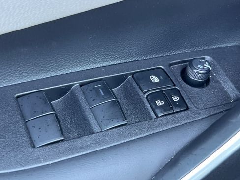 Certified 2025 Toyota Corolla SE w/ Convenience Package FWD image 13