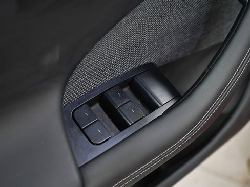 Used 2024 Tesla Model S image 20