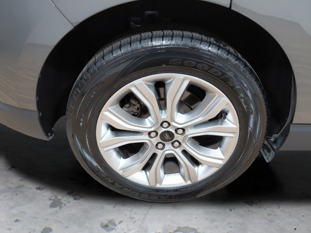 Used 2024 Ford Edge Titanium AWD/4WD image 9